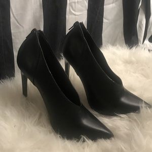 Glamorous black booties!